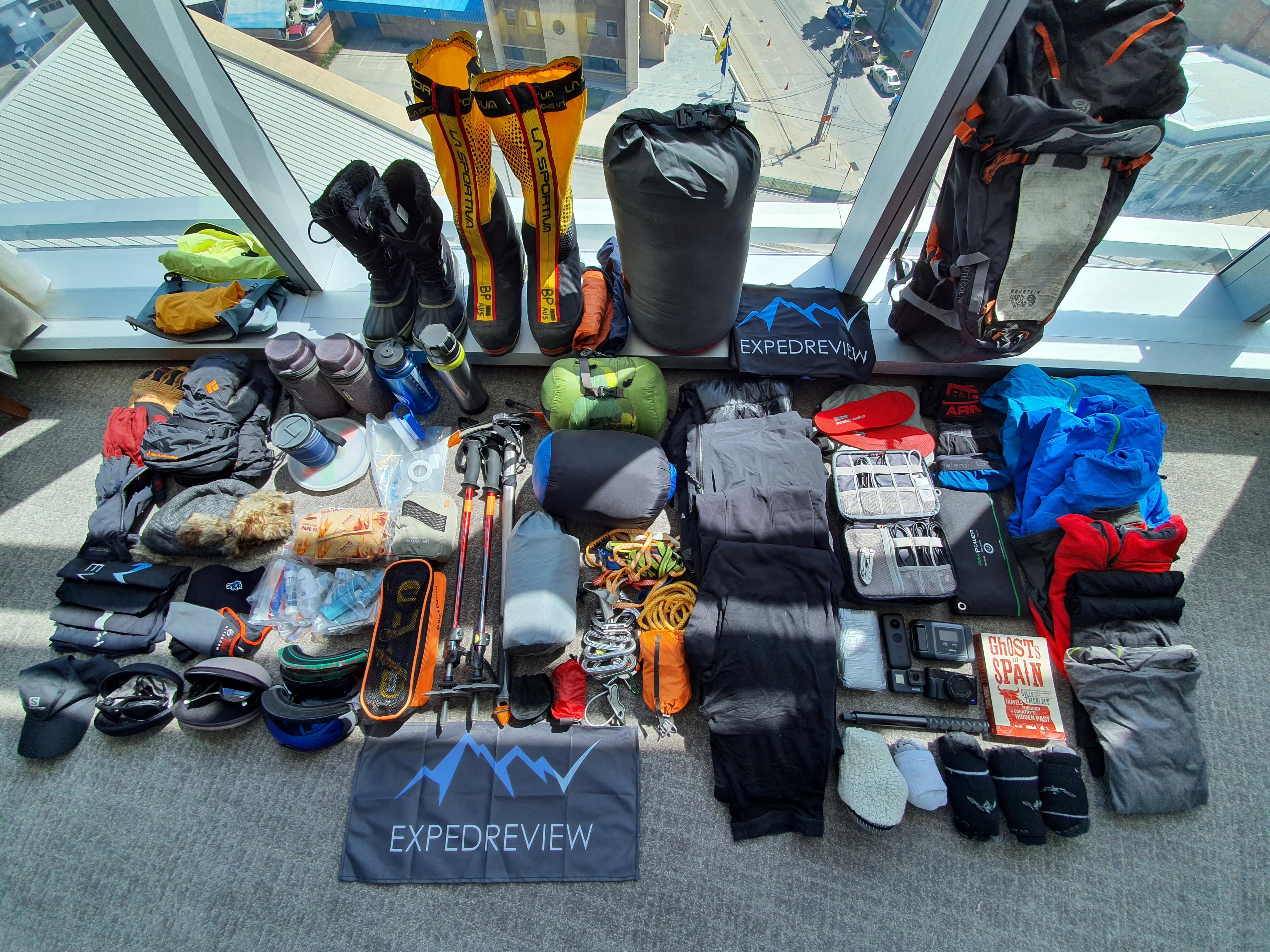 Essential Items To Pack For Your Mountaineering Expedition